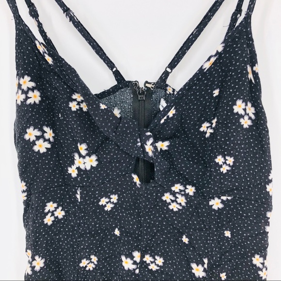 American Eagles Outfitters Daisy Strappy Dress - Picture 8 of 13